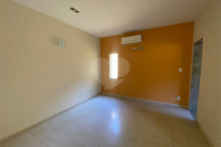 Casa à venda com 2 quartos, sendo 1 suíte, em Campo Grande, Rio de Janeiro, RJ