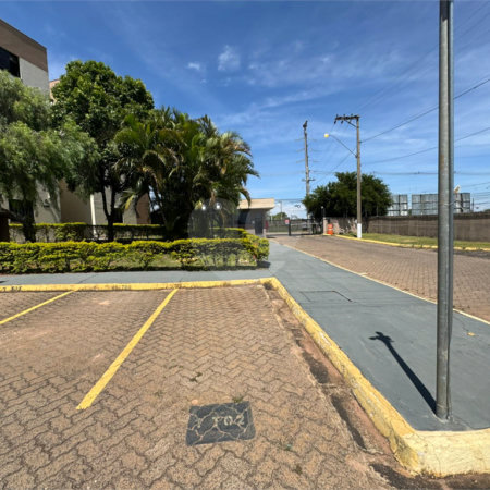 Apartamento com 03 Dormitórios, á venda, em São Carlos-SP.