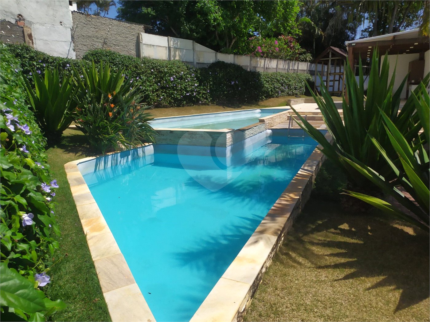 Sobrado à venda com 3 quartos, sendo 1 suíte, em Jardim do Lago, Atibaia, SP