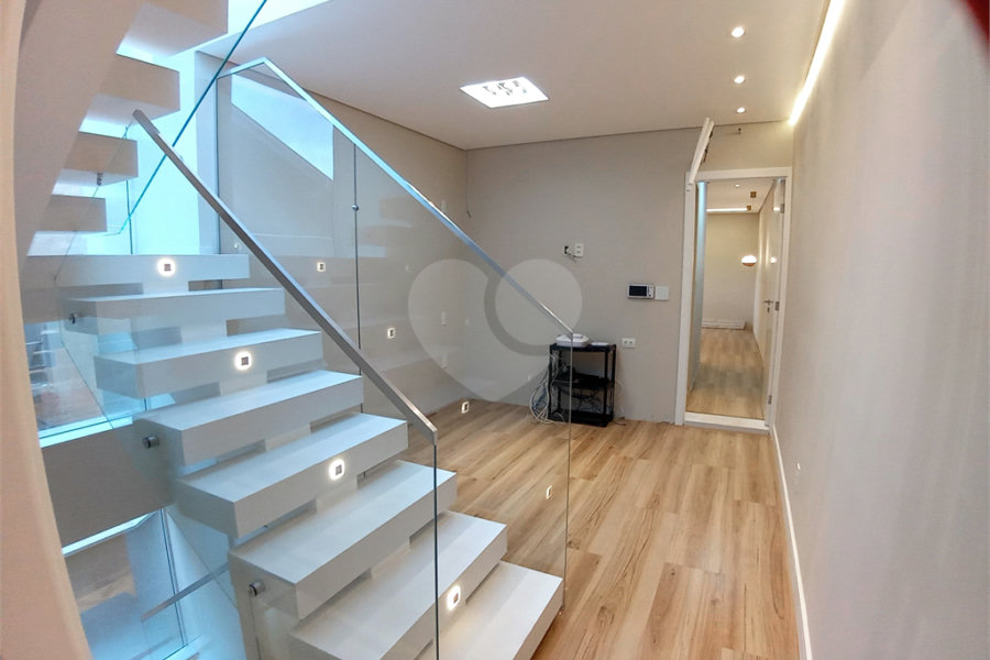 Sobrado à venda com 3 quartos, sendo 2 suítes, em Santana, São Paulo, SP