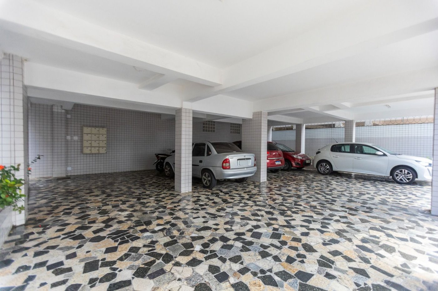 Apartamento com 2 dormitórios à venda, 65 m² por R$ 410.000,00 - Embaré - Santos/SP