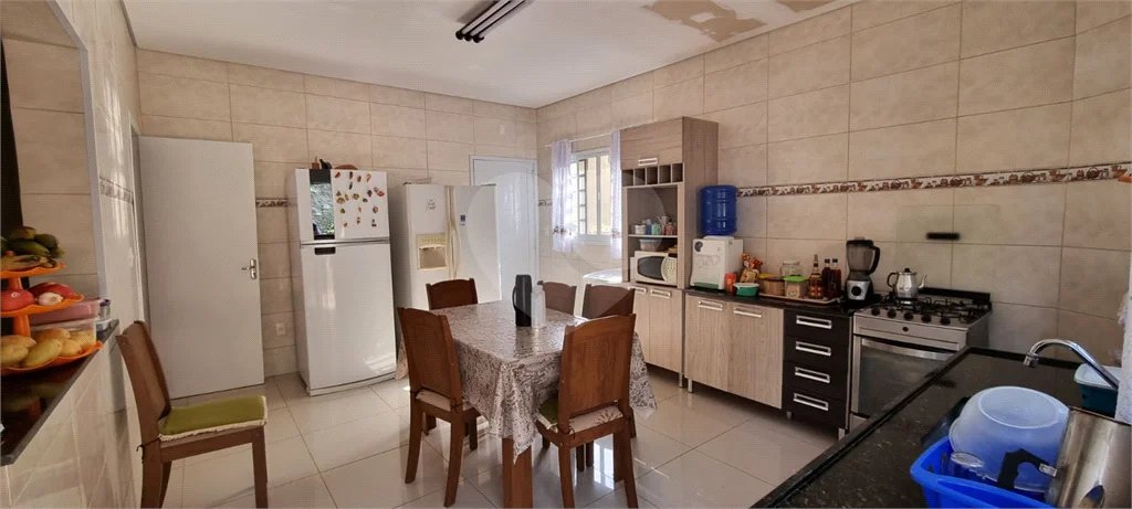 Casa à venda com 3 quartos, sendo 1 suíte, no condomínio Chácaras do Lago, Vinhedo - SP