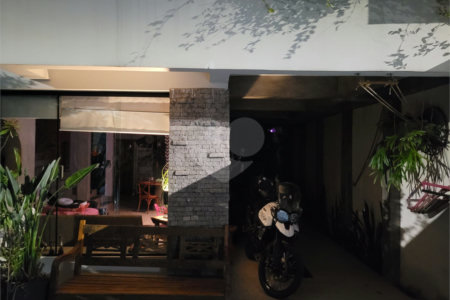 Casa à venda com 3 quartos, sendo 2 suítes, em Vila Mariana, São Paulo, SP