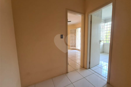 Casa à venda com 3 quartos, sendo 1 suíte, no Centro, Araçoiaba da Serra, SP