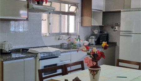 Sobrado à venda com 5 quartos em Vila Santos, São Paulo, SP