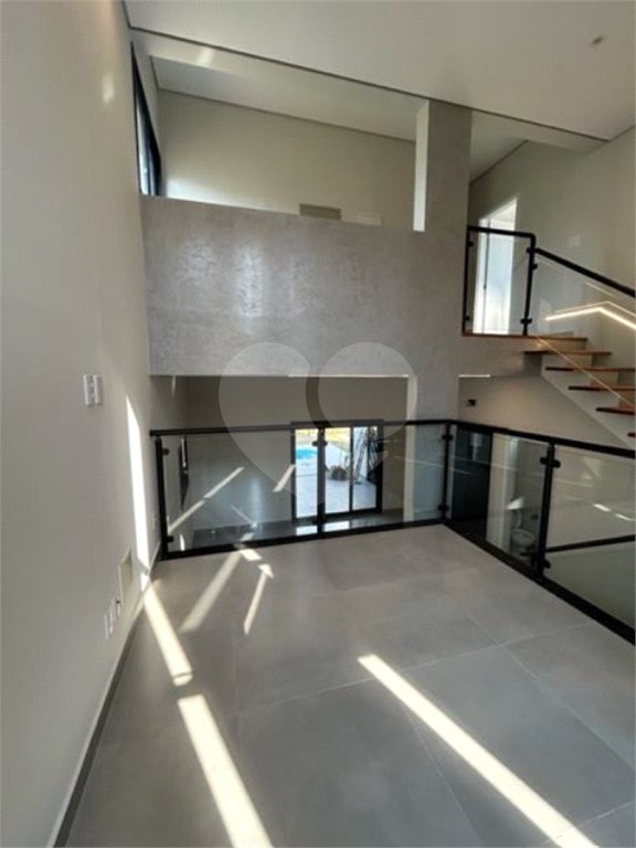 Casa à venda com 3 quartos, sendo 1 suíte, no condomínio Residencial Lagos D Icarai, Salto - SP
