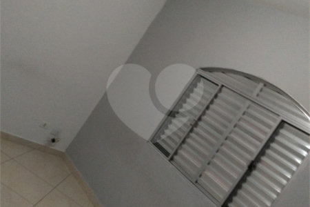 Sobrado à venda com 3 quartos, sendo 1 suíte,  em Residencial Rancho Grande, Itaquaquecetuba, SP