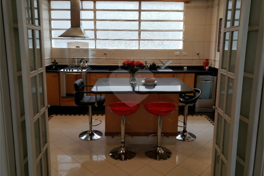 Apartamento à venda com 3 quartos, sendo 1 suíte,  em Jardim América, São Paulo, SP