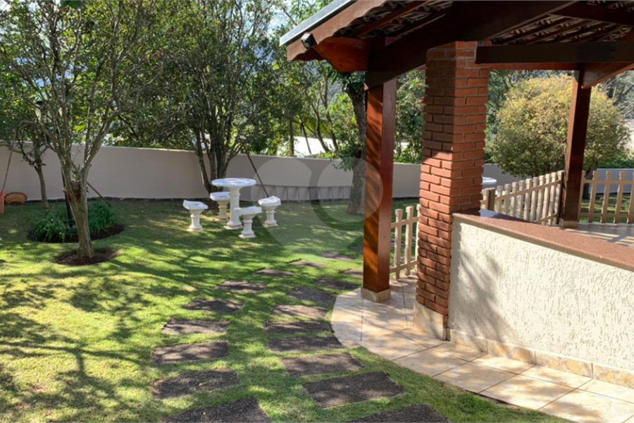 Casa à venda com 5 quartos, sendo 2 suítes, em Serra da Cantareira, Mairiporã, SP