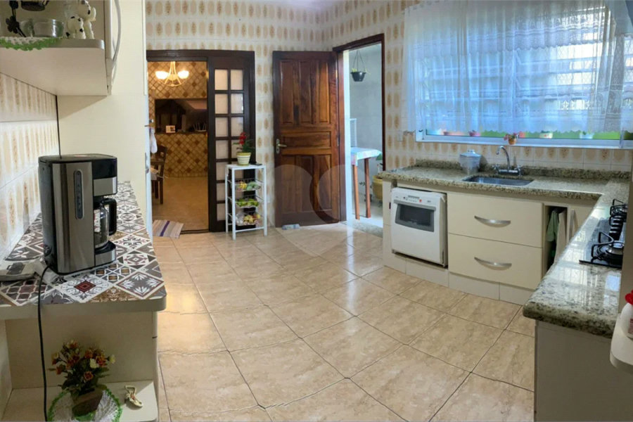 Sobrado à venda com 4 quartos, sendo 1 suíte, em Jaçanã, São Paulo, SP