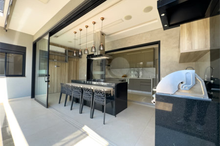 Casa à venda com 3 quartos, sendo 2 suítes, no condomínio Jardim Residencial Dona Maria José, Indaiatuba - SP