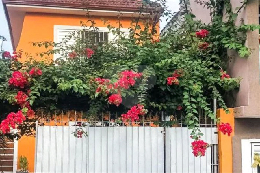 Sobrado à venda com 5 quartos, sendo 1 suíte, em Parque Edu Chaves, São Paulo, SP
