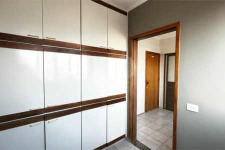 Apartamento à venda com 3 quartos, sendo 1 suíte, no Centro, Três Lagoas, MS