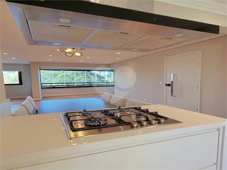 Apartamento para alugar com 2 suítes em Vila Andrade, São Paulo, SP