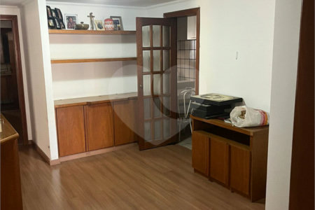 Apartamento à venda com 4 suítes em Vila Uberabinha, São Paulo, SP