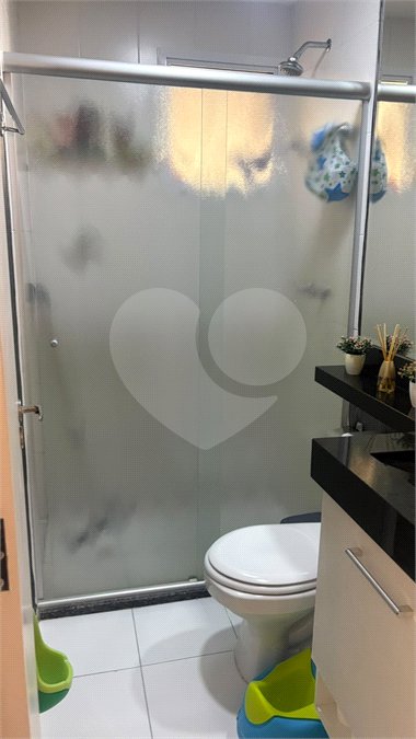 Apartamento à venda com 3 quartos, sendo 1 suíte, em Conjunto Residencial Irai, Suzano, SP