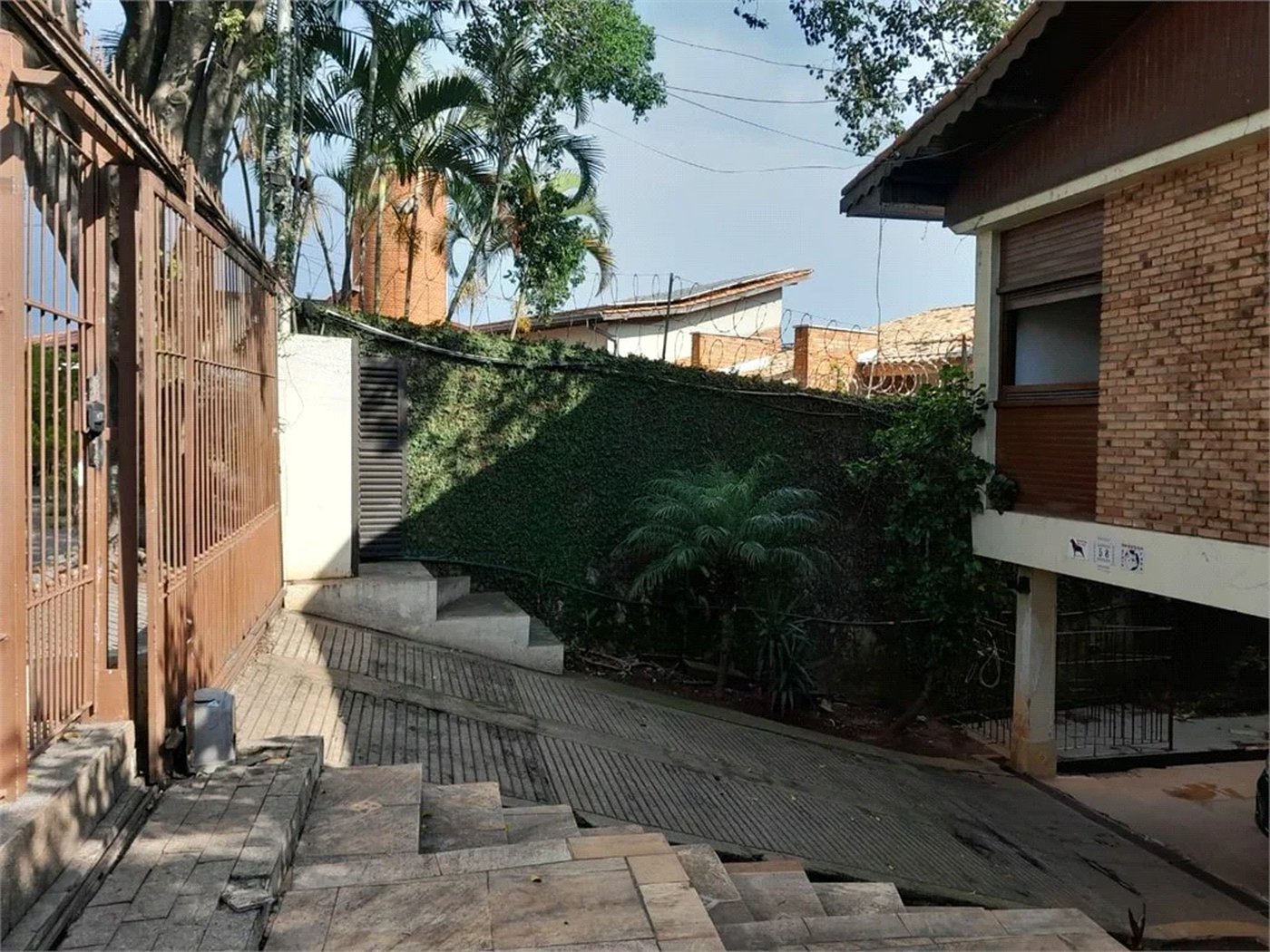 Casa à venda com 6 quartos, sendo 3 suítes, em Rolinópolis, São Paulo, SP