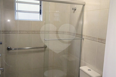 Sobrado à venda com 3 quartos em Chora Menino, São Paulo, SP