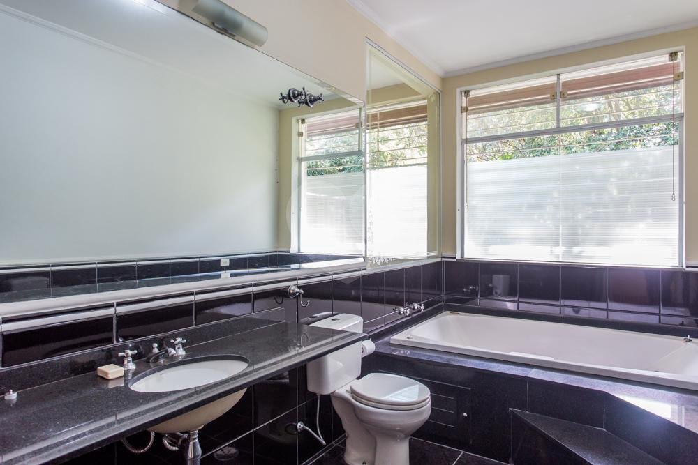 Casa para alugar com 4 suítes no condomínio Chácara Flora, São Paulo - SP