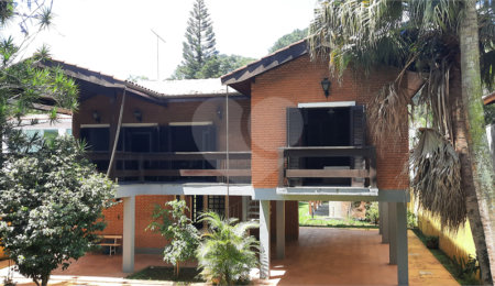 Casa à venda ou para alugar com 4 quartos, sendo 2 suítes,  em Mantiqueira, Mairiporã, SP
