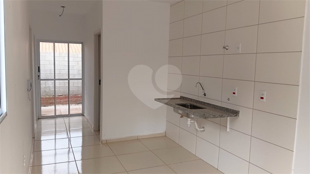 Casa à venda com 2 quartos em Vila Popular, Itapetininga, SP
