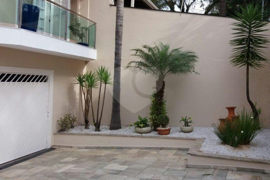 Casa à venda com 4 suítes em Jardim Floresta, São Paulo, SP