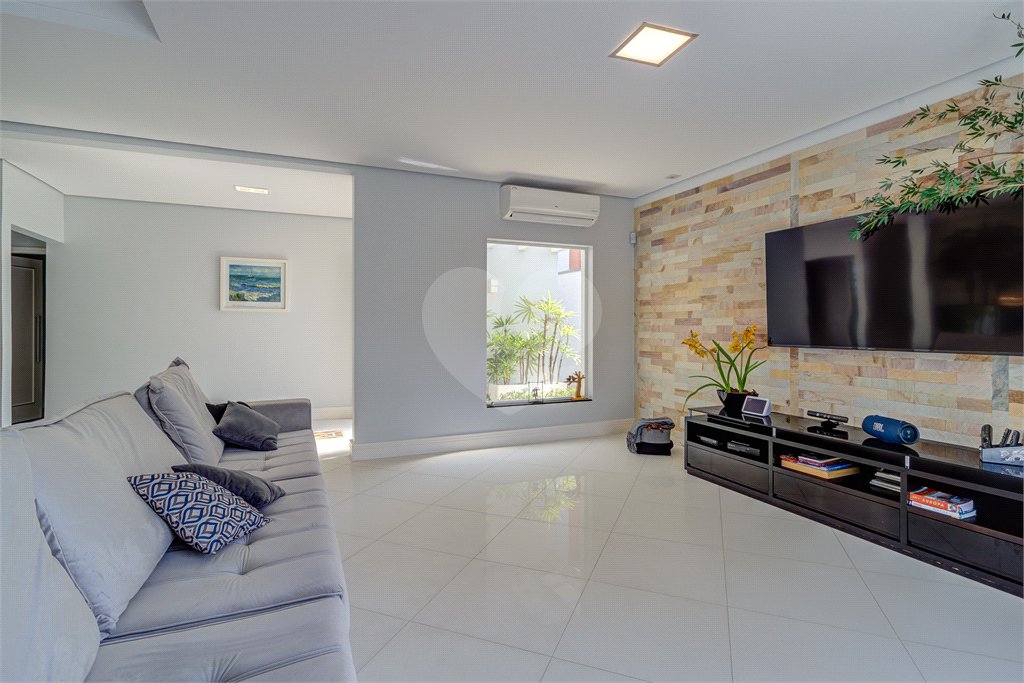Casa à venda com 5 quartos, sendo 3 suítes, em Chácara Monte Alegre, São Paulo, SP