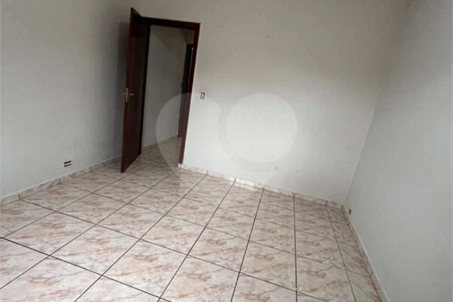 Casa Térrea à venda com 3 quartos em Jaraguá, São Paulo, SP