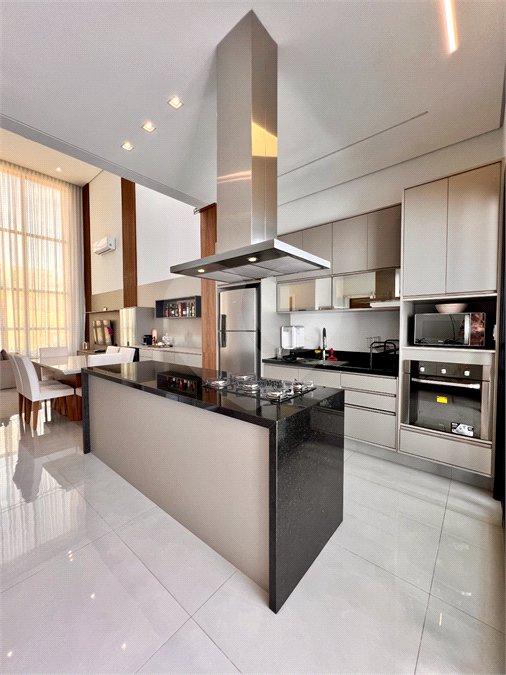 Casa à venda com 3 suítes no condomínio Residencial Mont'alcino, Valinhos - SP