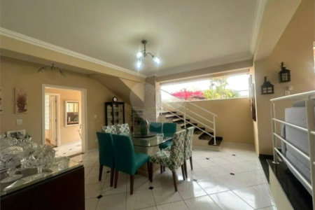Casa à venda com 3 quartos, sendo 1 suíte, no condomínio Residencial Delle Stelle, Louveira - SP