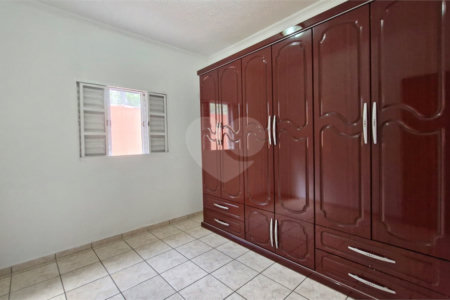 Casa para alugar com 3 quartos, sendo 1 suíte, no condomínio Santa Mônica, Atibaia - SP