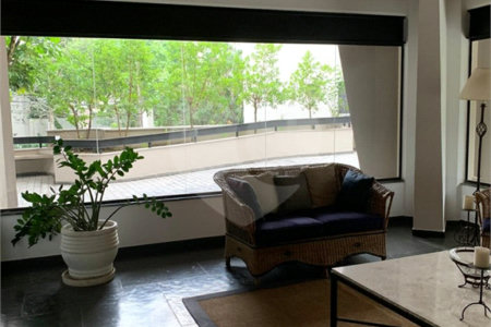 Apartamento à venda com 4 quartos, sendo 2 suítes, em Real Parque, São Paulo, SP