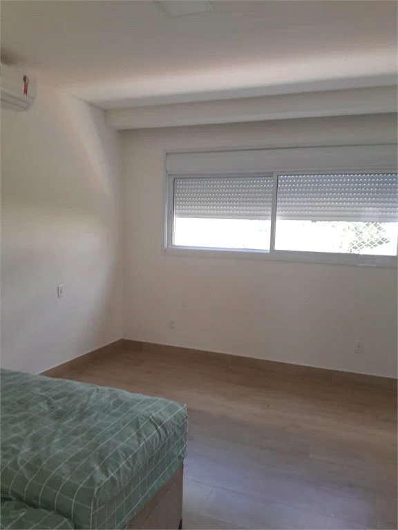 Casa à venda com 3 suítes em Moinho Velho, Cotia, SP
