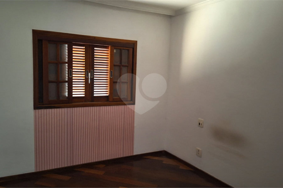 Sobrado para alugar com 4 quartos, sendo 3 suítes, em Vila Nivi, São Paulo, SP