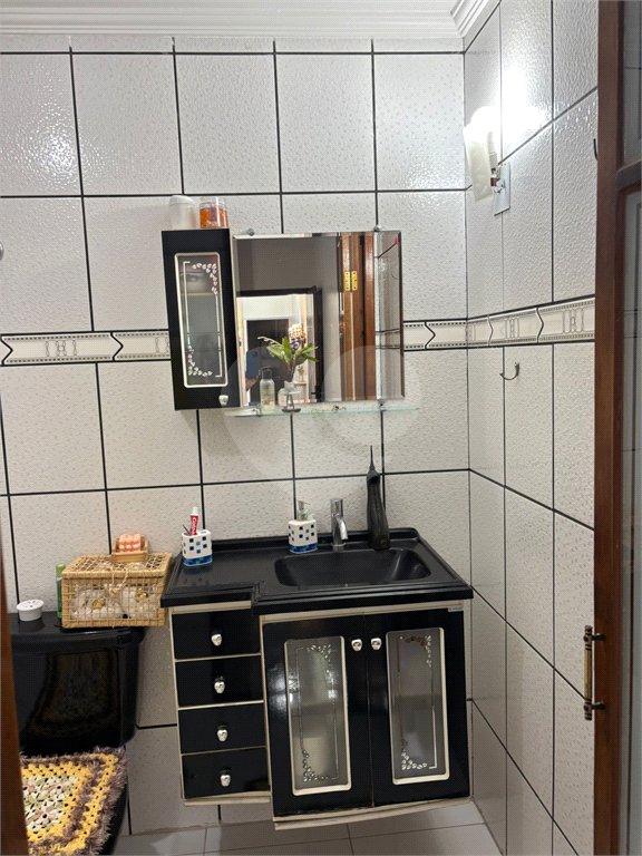 Sobrado à venda com 3 suítes em Jardim Imperador, Suzano, SP
