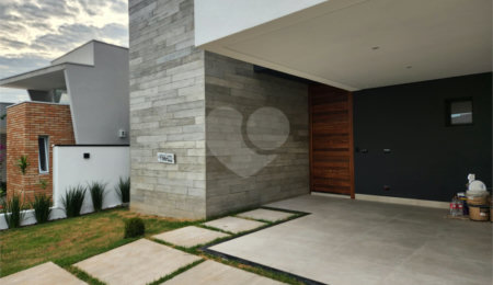 Casa à venda com 3 suítes no condomínio Residencial Central Parque, Salto - SP