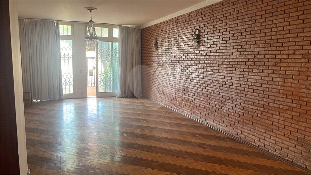 Casa à venda com 3 quartos, sendo 1 suíte, em Vila Progresso, Araraquara, SP