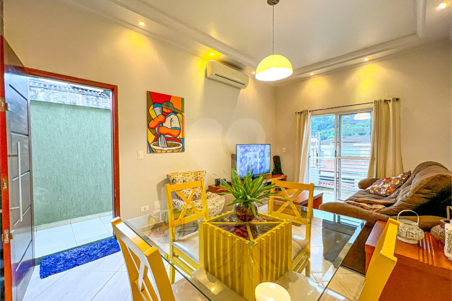 Casa à venda com 3 quartos, sendo 1 suíte,  no condomínio 658, São Paulo - SP