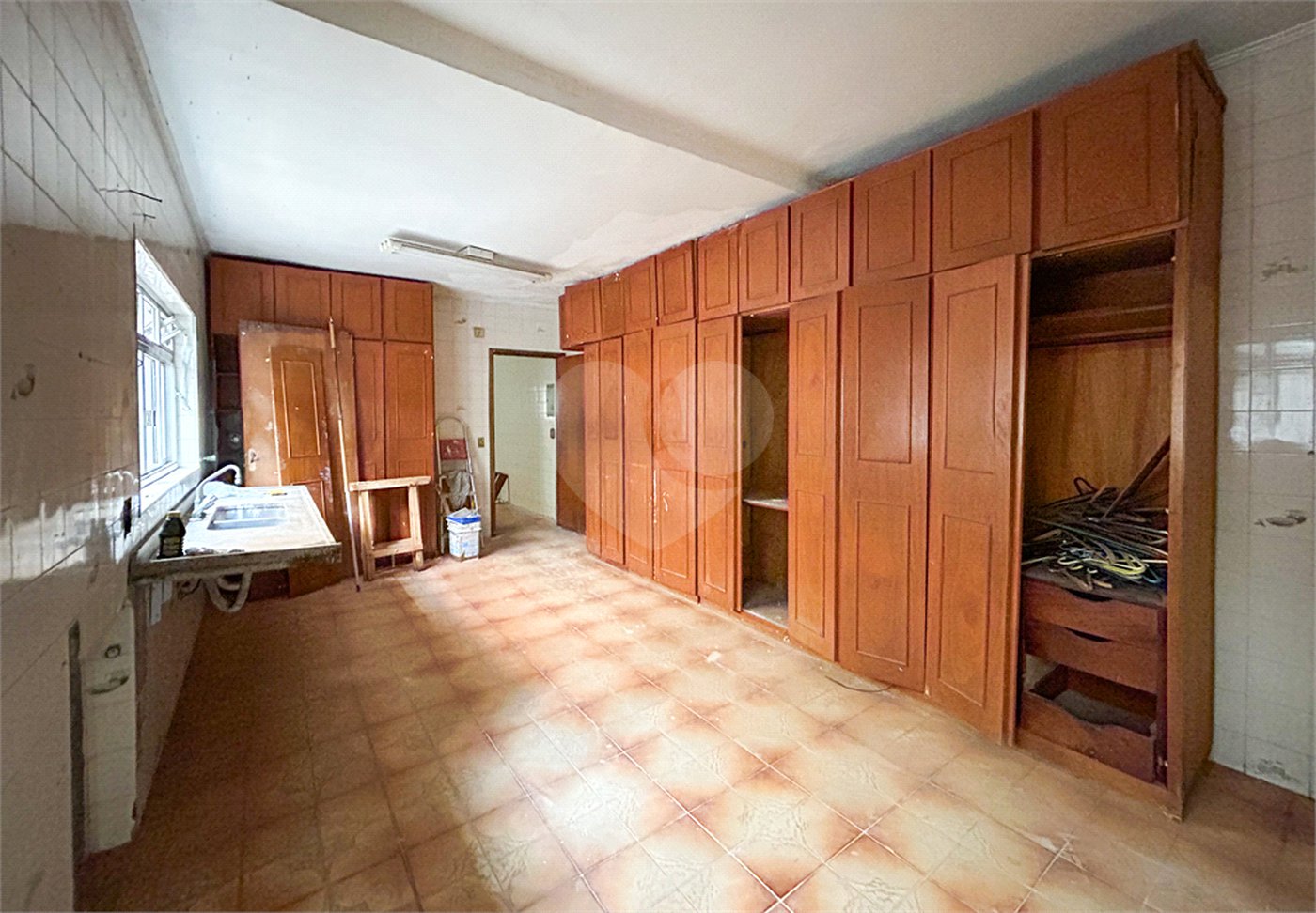 Sobrado à venda com 4 quartos, sendo 3 suítes, em Vila Libanesa, São Paulo, SP