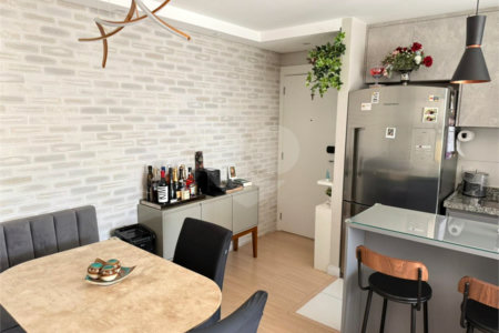 Apartamento à venda com 3 quartos, sendo 1 suíte, em Vila Dom Pedro I, São Paulo, SP