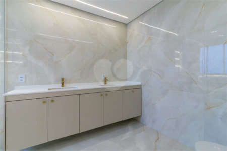 Apartamento à venda com 4 suítes em Vila Sofia, São Paulo, SP