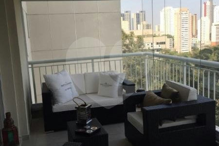 Apartamento à venda com 4 quartos, sendo 3 suítes, em Vila Andrade, São Paulo, SP