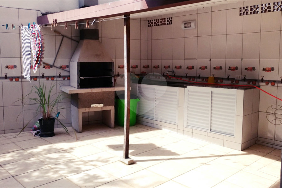 Casa à venda com 4 quartos, sendo 2 suítes,  em Vila Romero, São Paulo, SP
