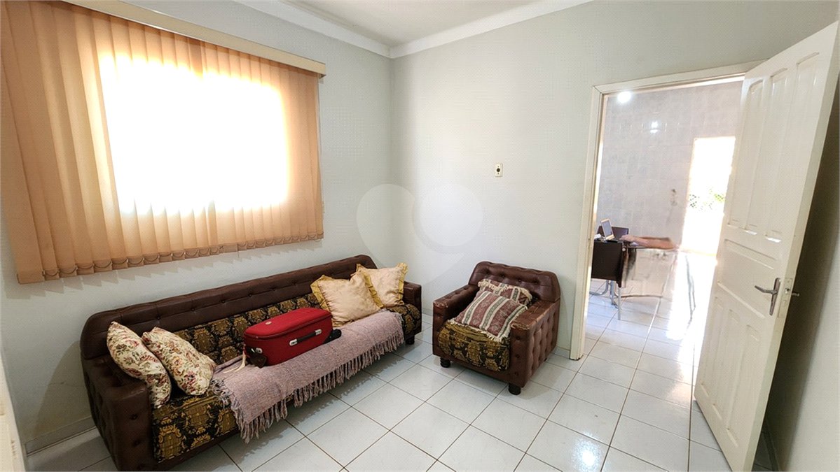 Casa à venda com 3 quartos no Centro, Araraquara, SP