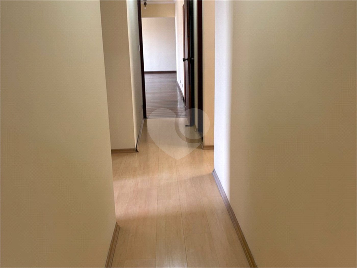 Apartamento à venda com 3 quartos, sendo 1 suíte,  no Centro, Sorocaba, SP