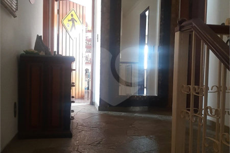Casa à venda com 3 quartos, sendo 1 suíte,  no Centro, Mogi das Cruzes, SP