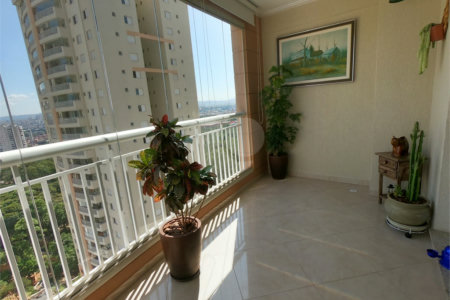 Apartamento à venda com 3 quartos, sendo 1 suíte, em Tatuapé, São Paulo, SP