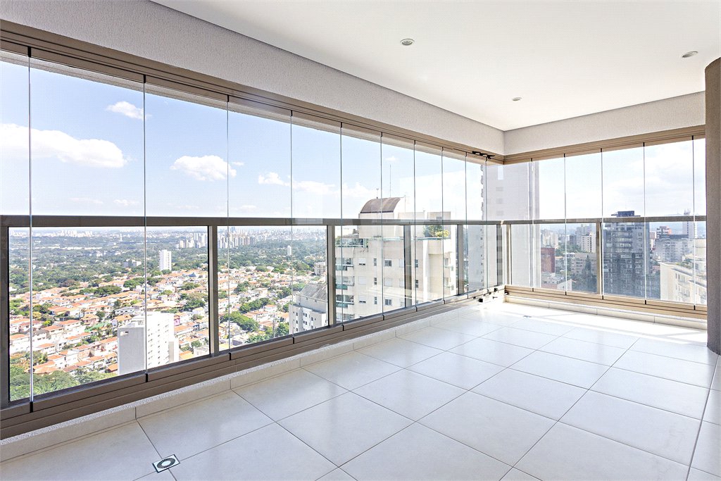 Apartamento à venda com 3 suítes em Sumarezinho, São Paulo, SP