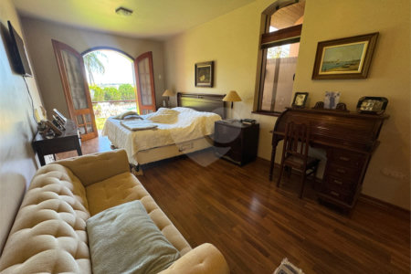 Casa à venda com 7 quartos, sendo 3 suítes,  em Jardim Colombo, Itapetininga, SP
