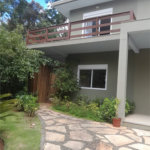 Casa à venda ou para alugar com 4 suítes em Chácaras São Carlos, Cotia, SP